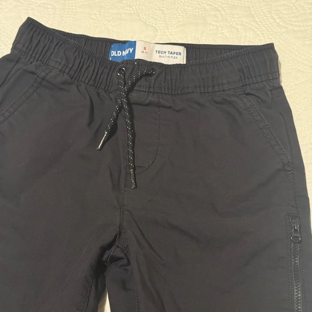 Old Navy‎ Black Built-In Flex Tapered Tech Pants for Boys S (6-7)